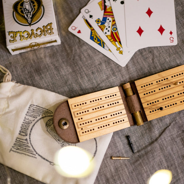 Portable Cribbage Board｜革製の手のひらサイズクリベッジボード
